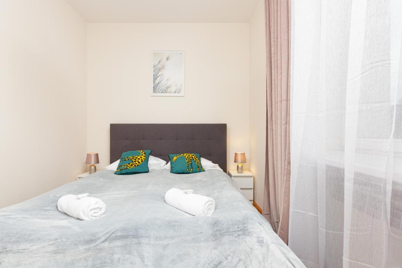 City Center Apartment Elektoralna By Noclegi Renters Варшава Екстер'єр фото