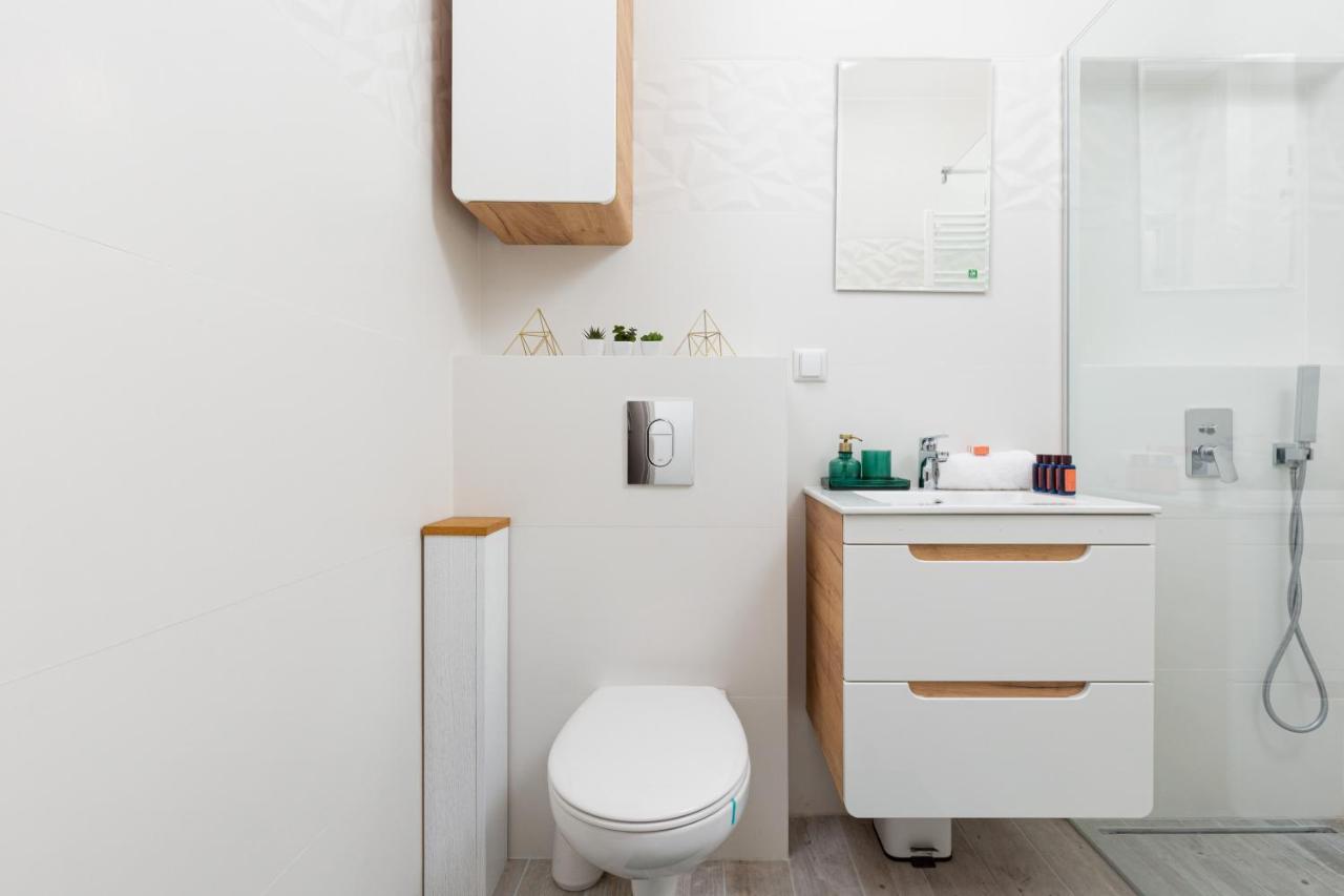 City Center Apartment Elektoralna By Noclegi Renters Варшава Екстер'єр фото