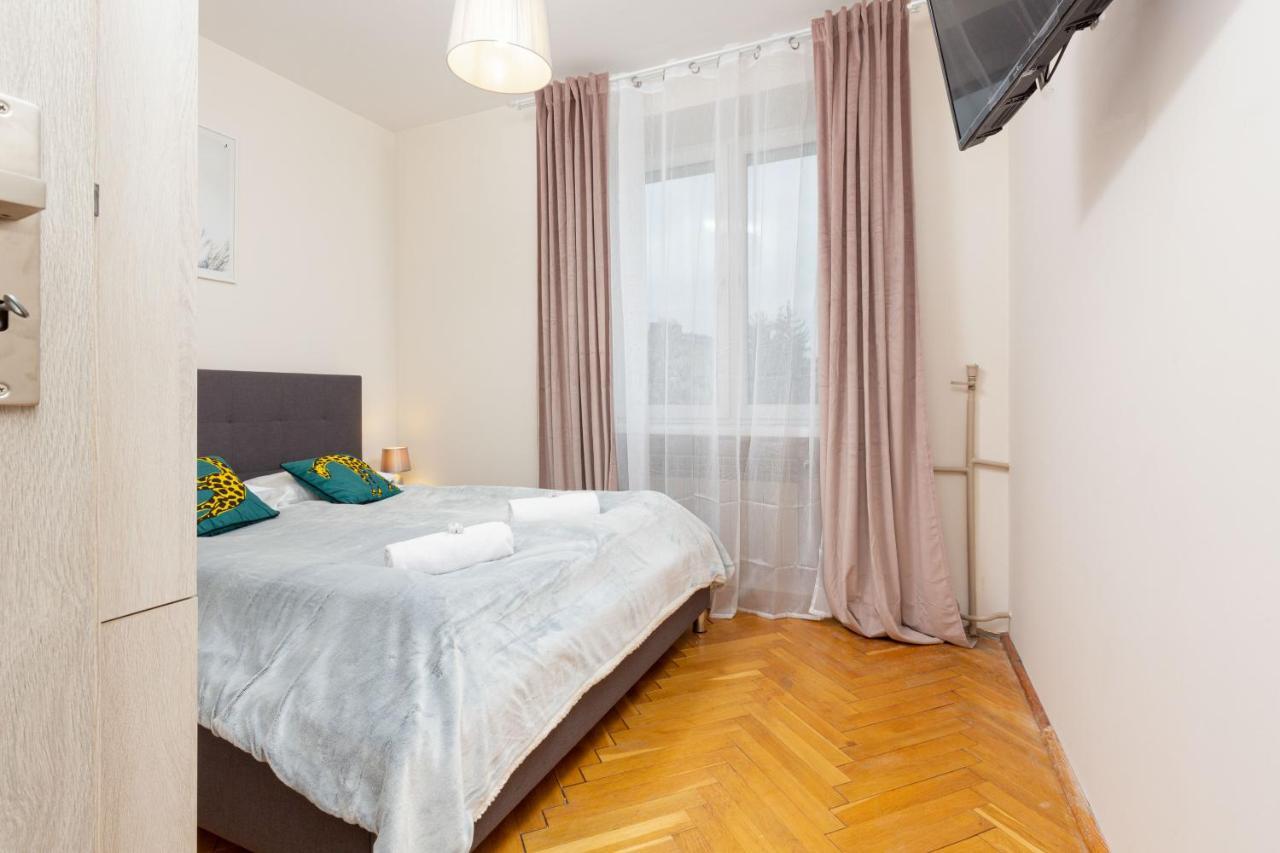 City Center Apartment Elektoralna By Noclegi Renters Варшава Екстер'єр фото