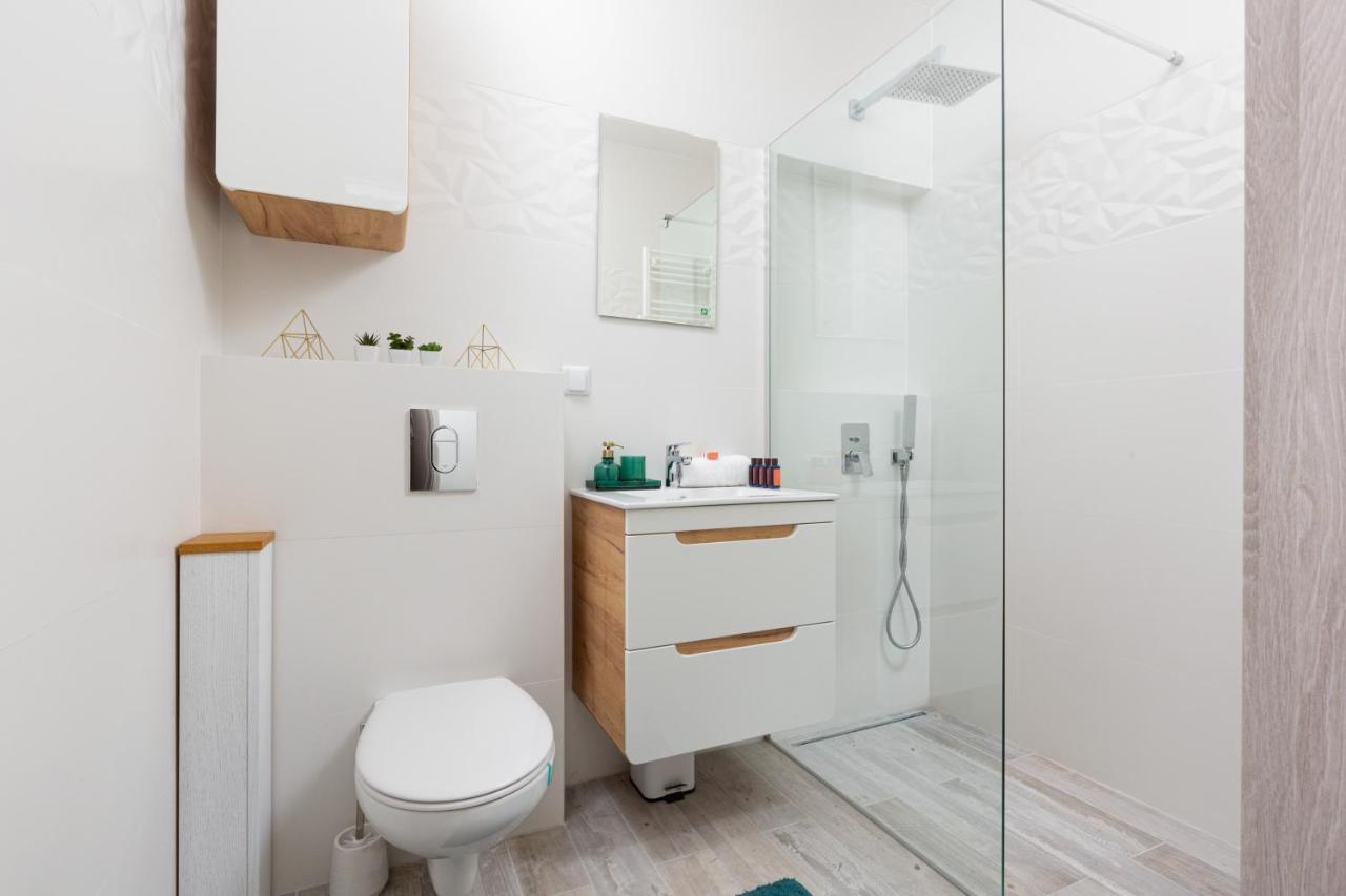 City Center Apartment Elektoralna By Noclegi Renters Варшава Екстер'єр фото